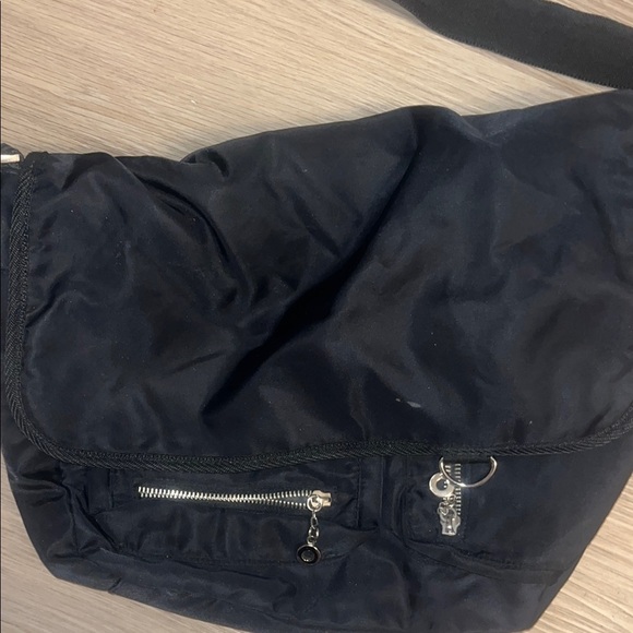 Black Crossbody Bag with Zipper Details - Picture 4 of 6